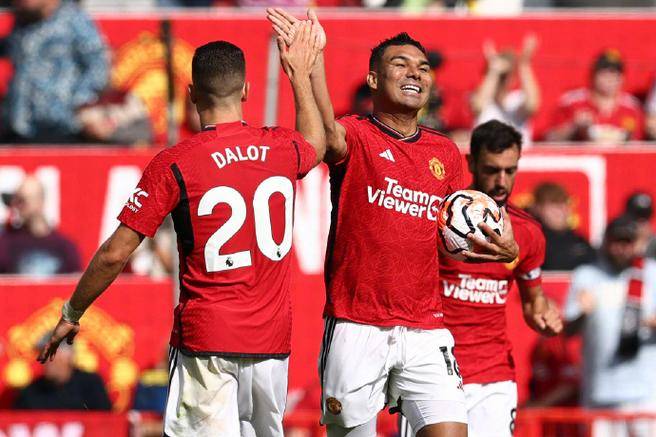 开云·体育官网-英超关键战，教练赞队员