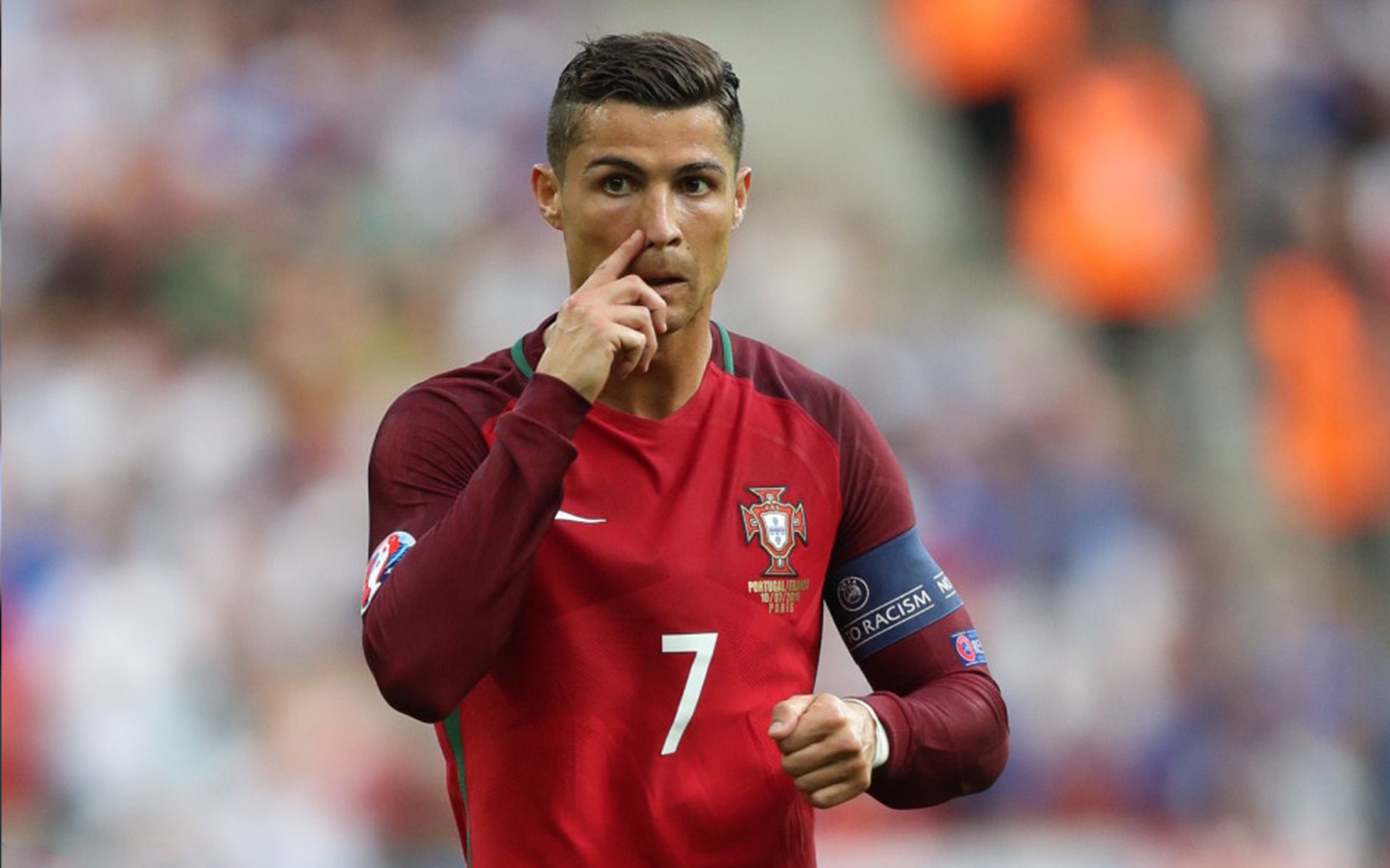 德甲激烈对抗,比分3-2,明星前锋两球,关键扑救命悬一线,角球数量更胜一筹